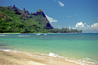 Tunnels Beach Daytime